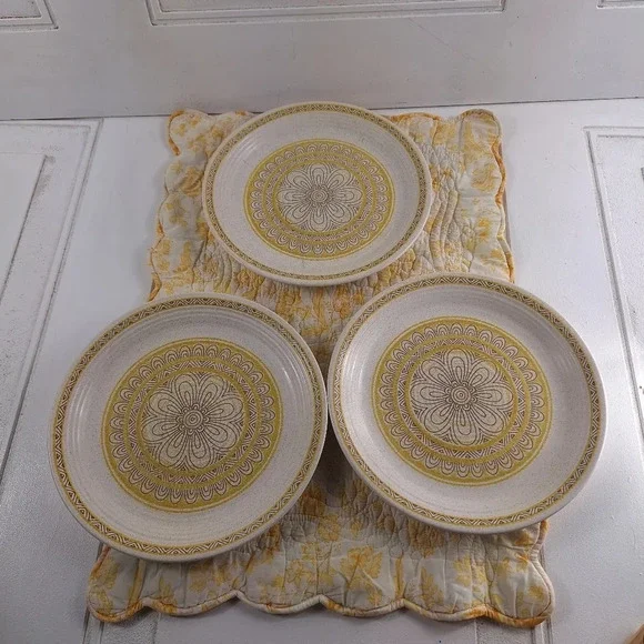 Vintage Franciscan Earthenware Hacienda (3) Lunch Plates 8 1/2” Yellow Flower - Picture 2 of 10